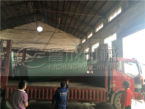 �����Ϸ���ǹ��ϲֽ������ϵĳ�ֻ�϶��ﵽ�������͵��豸